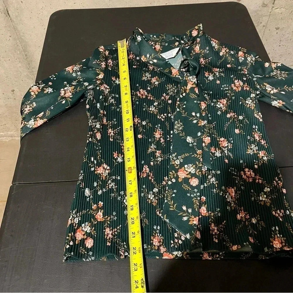 Vintage SEARS Green Floral Bow Tie Front Blouse Top ~ Size S - Picture 8 of 8